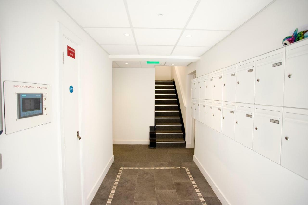 8 Compass Point Apartment Борнмът Екстериор снимка
