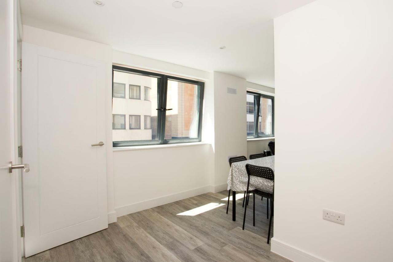 8 Compass Point Apartment Борнмът Екстериор снимка
