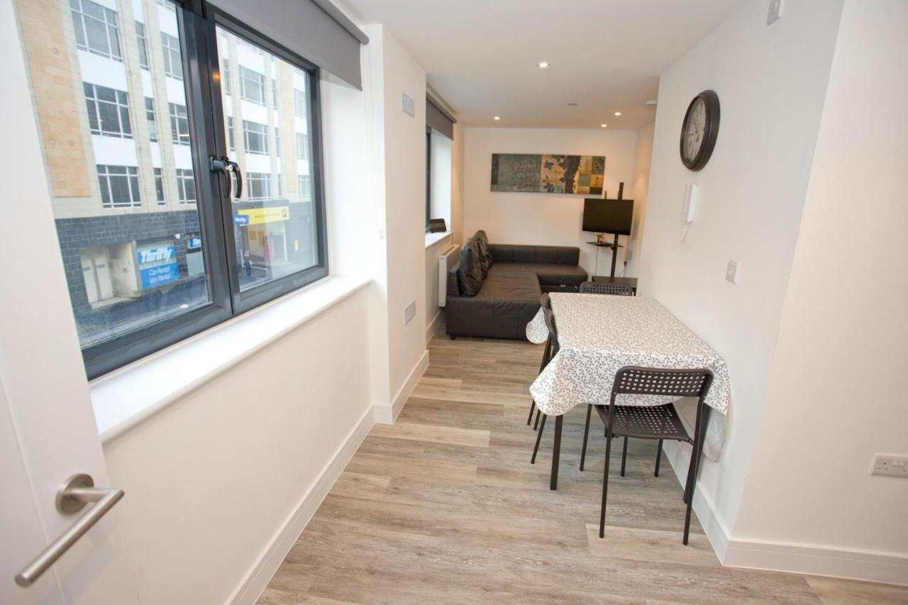 8 Compass Point Apartment Борнмът Екстериор снимка