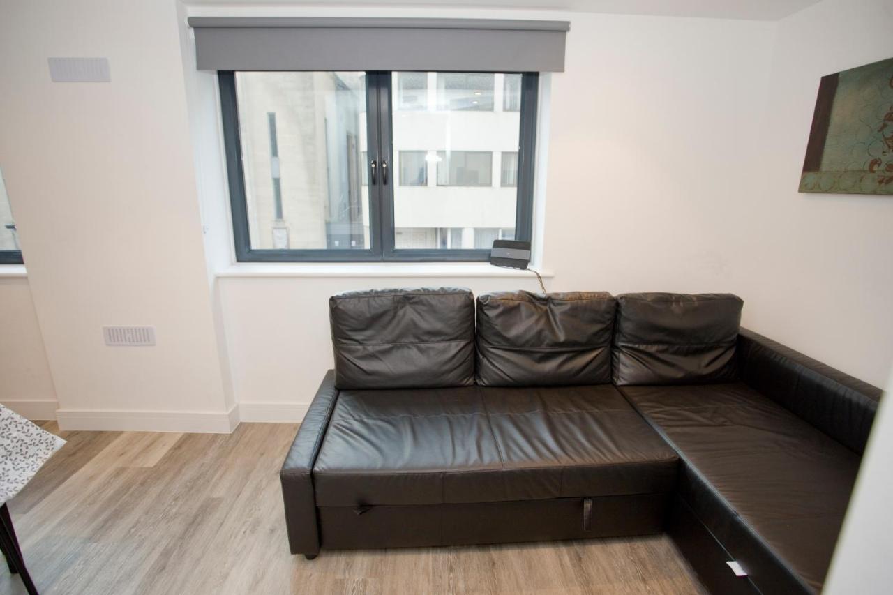 8 Compass Point Apartment Борнмът Екстериор снимка